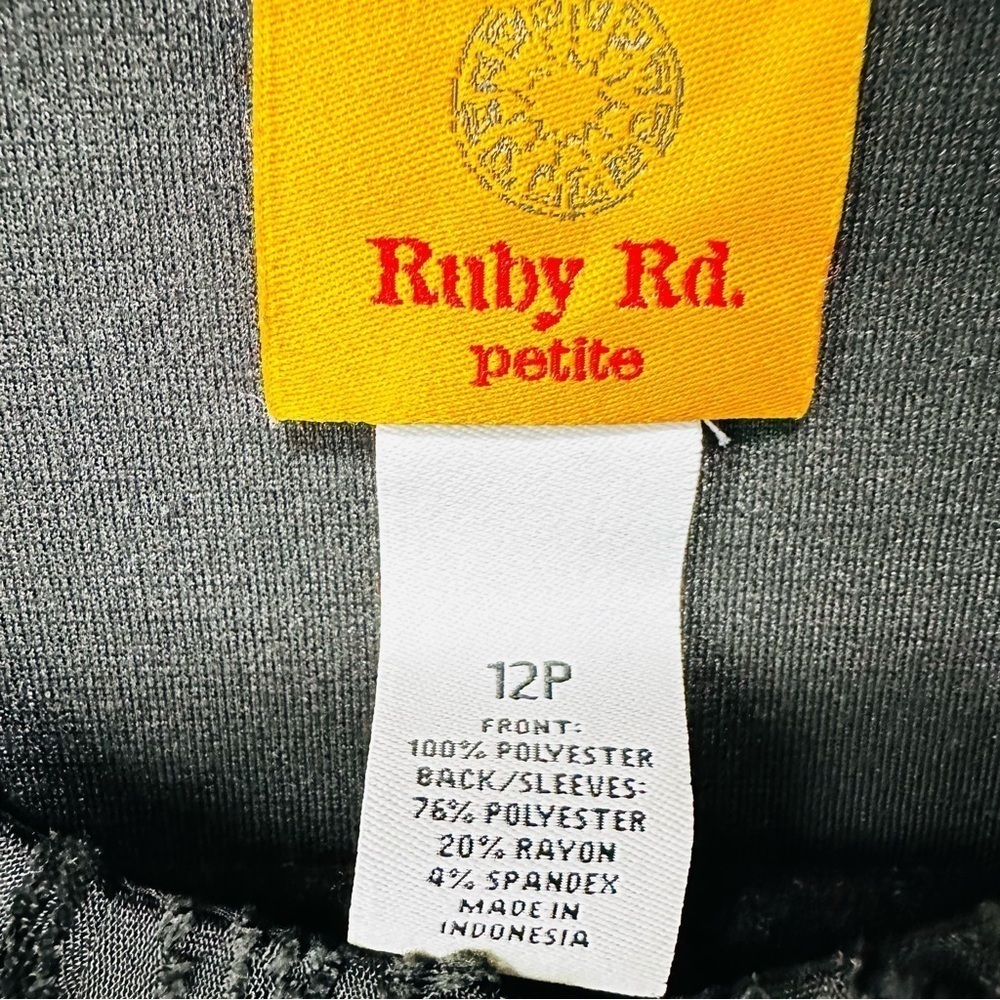 Ruby Rd. Petite Women’s Sz 12P Black Floral Appliqué Hook & Eye Closure Blazer - Picture 4 of 7